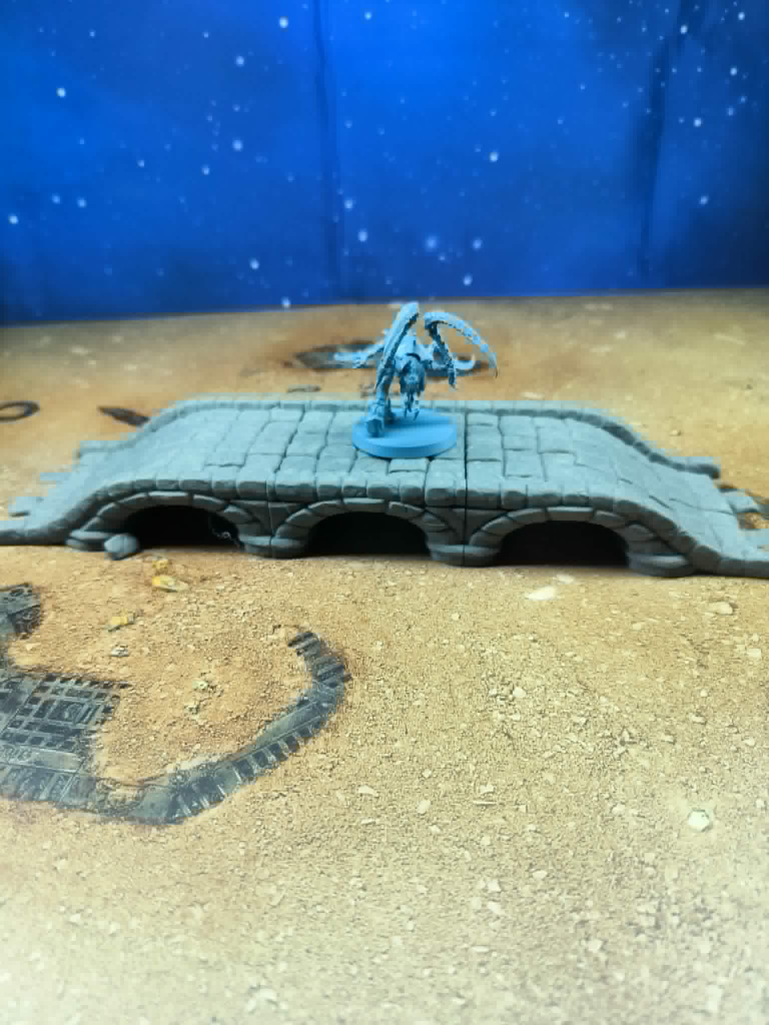 Old Castle : Pont de pierre en ruine pour wargame