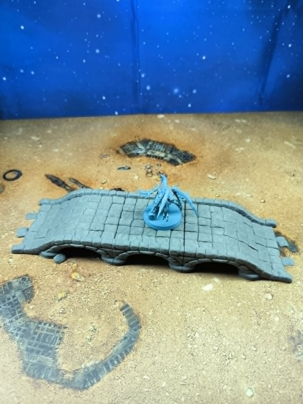 Old Castle : Pont de pierre en ruine pour wargame