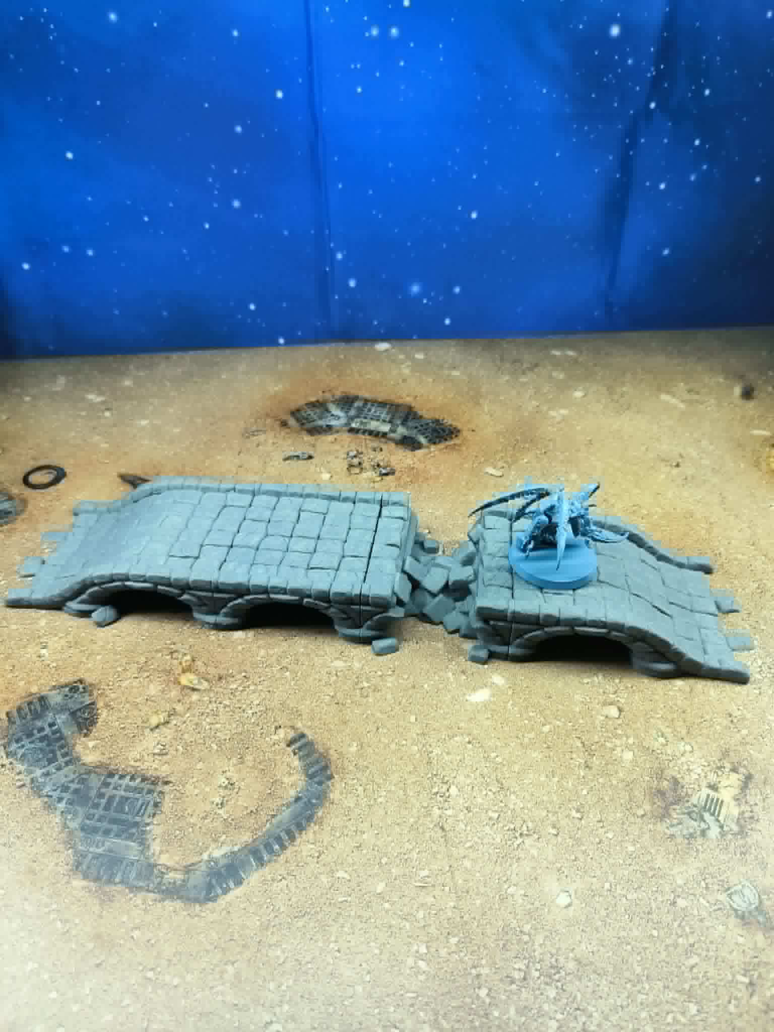 Old Castle : Pont de pierre en ruine pour wargame
