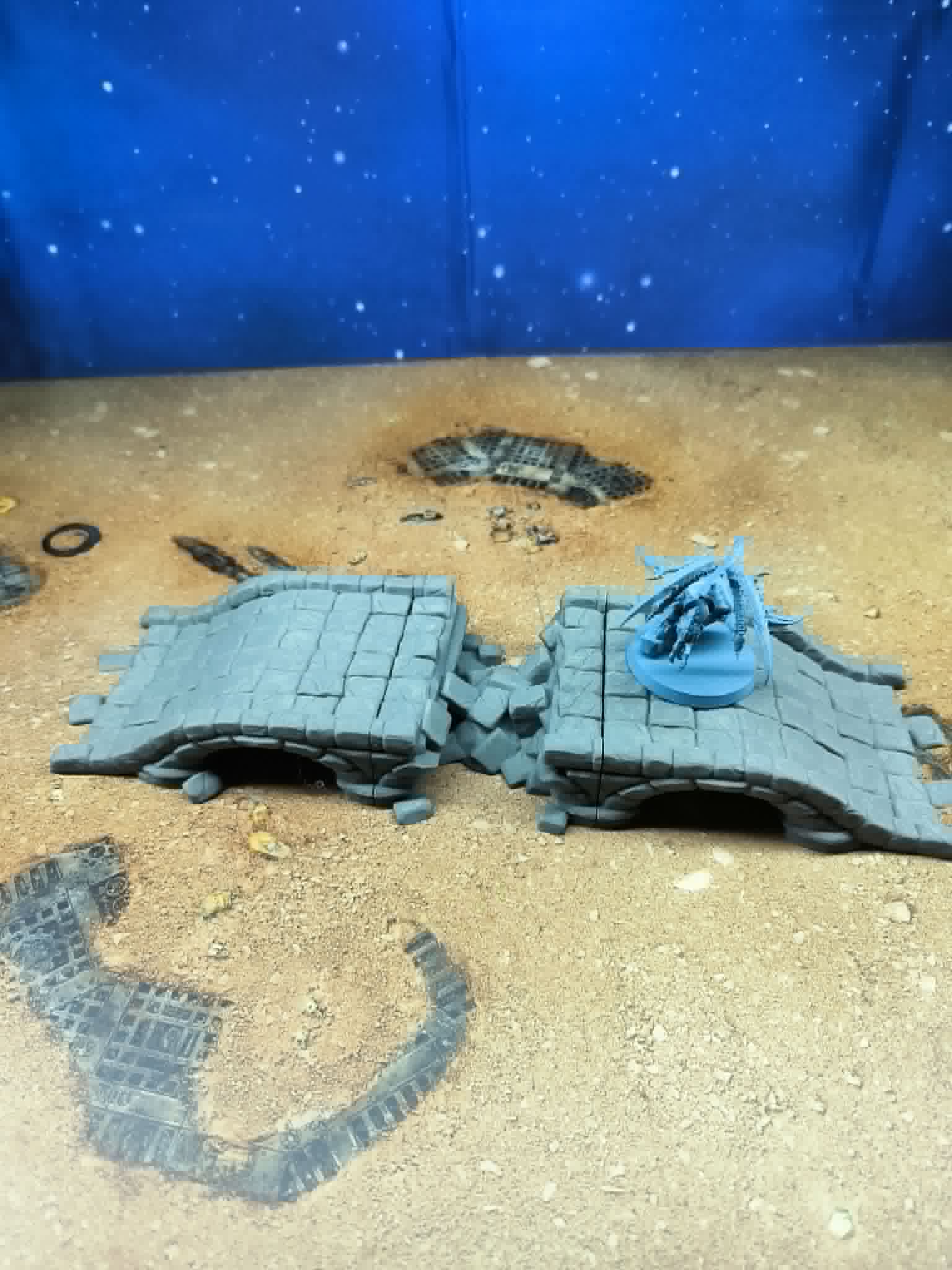 Old Castle : Pont de pierre en ruine pour wargame