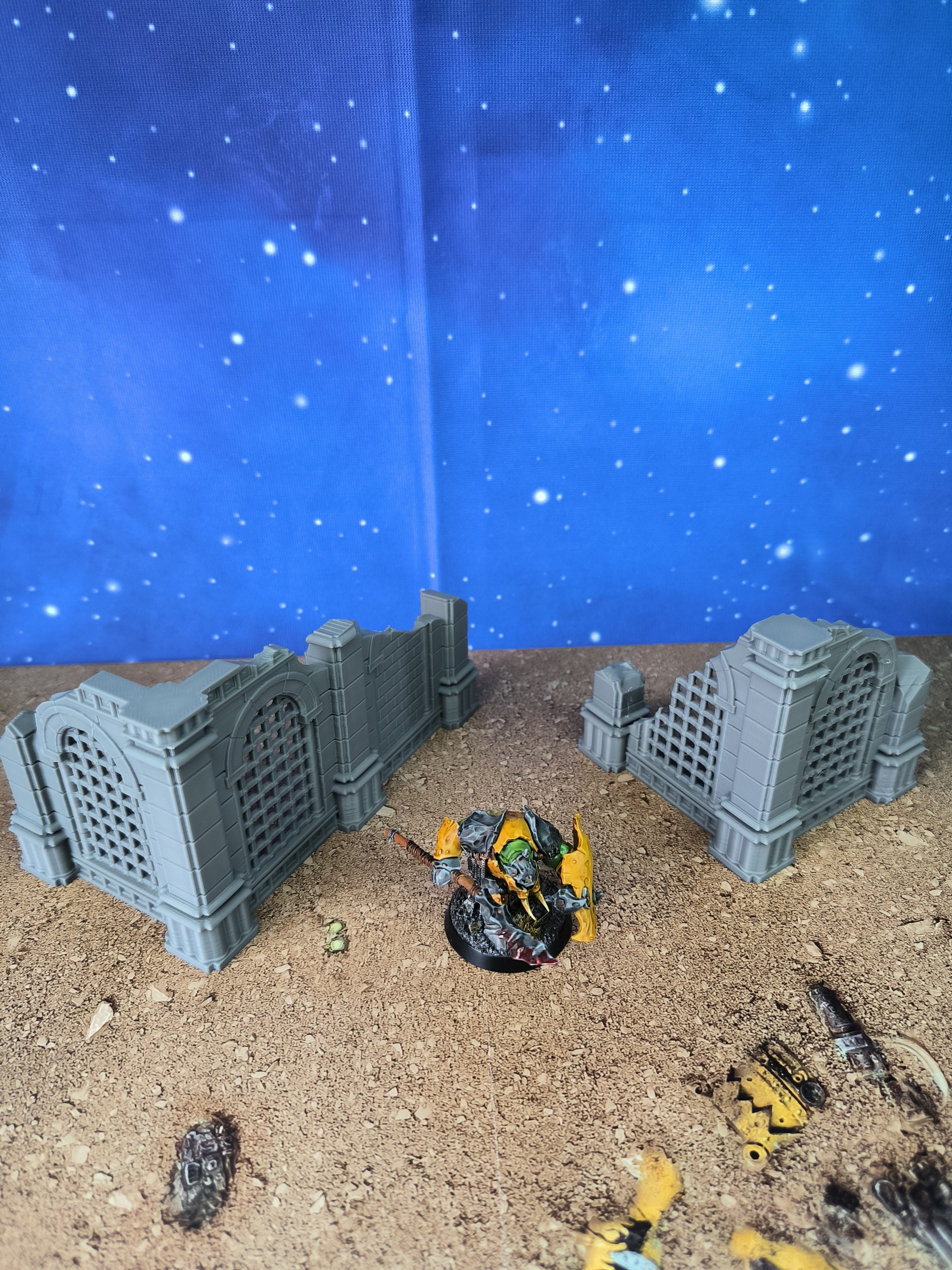 Antic city: Ruined walls for wargame L1