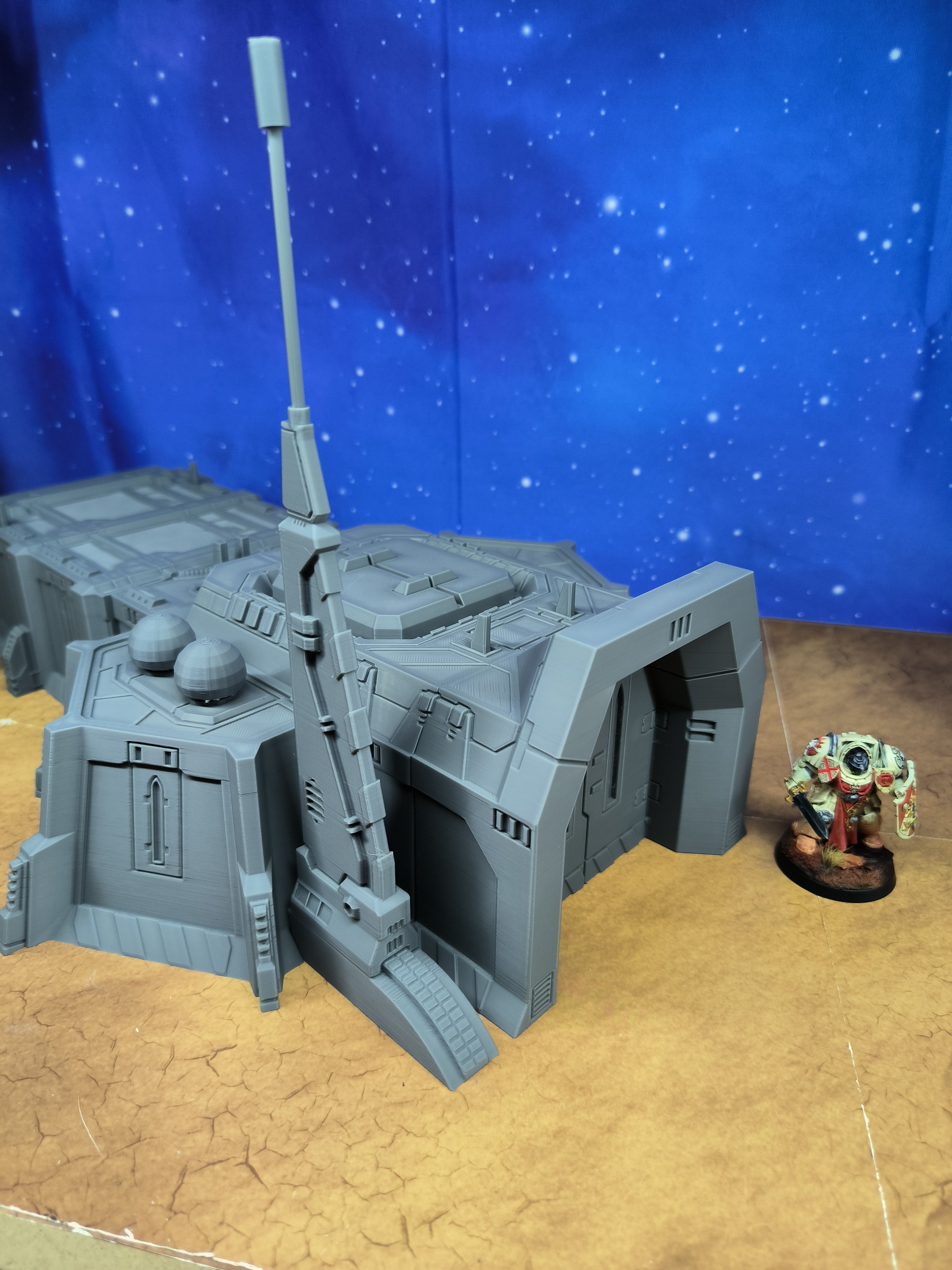 Chapter Outpost : Quartier général de campagne futuriste pour wargame