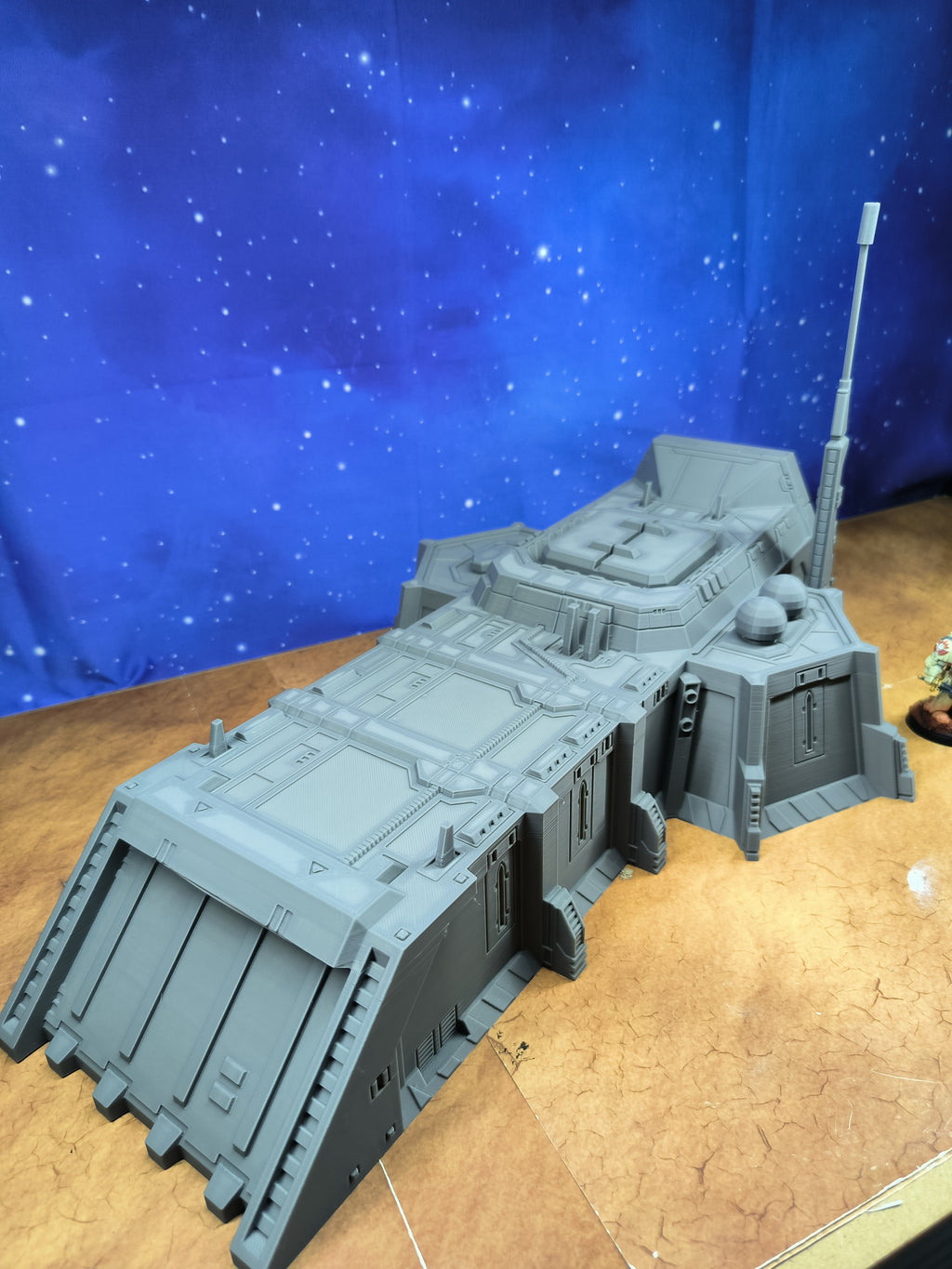 Chapter Outpost : Quartier général de campagne futuriste pour wargame