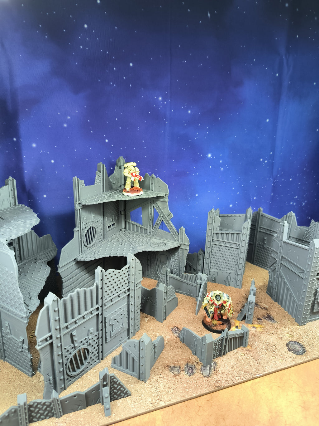 Green Skin Foldable V11 : set de décors Green Skin pliants en ruine pour table de jeu wargame