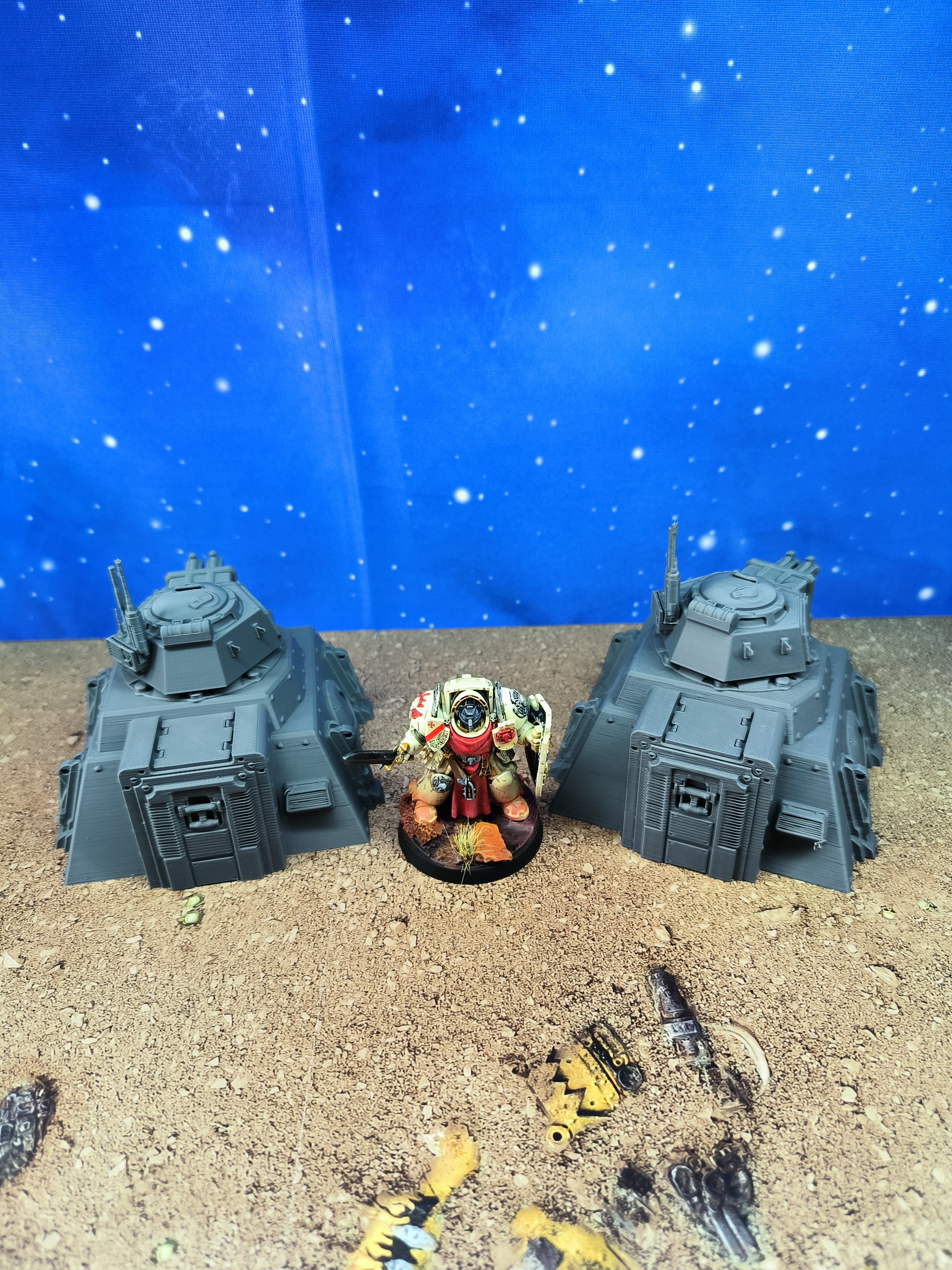 Chapter Outpost : 2 Tourelles défensives de campagne futuriste pour wargame