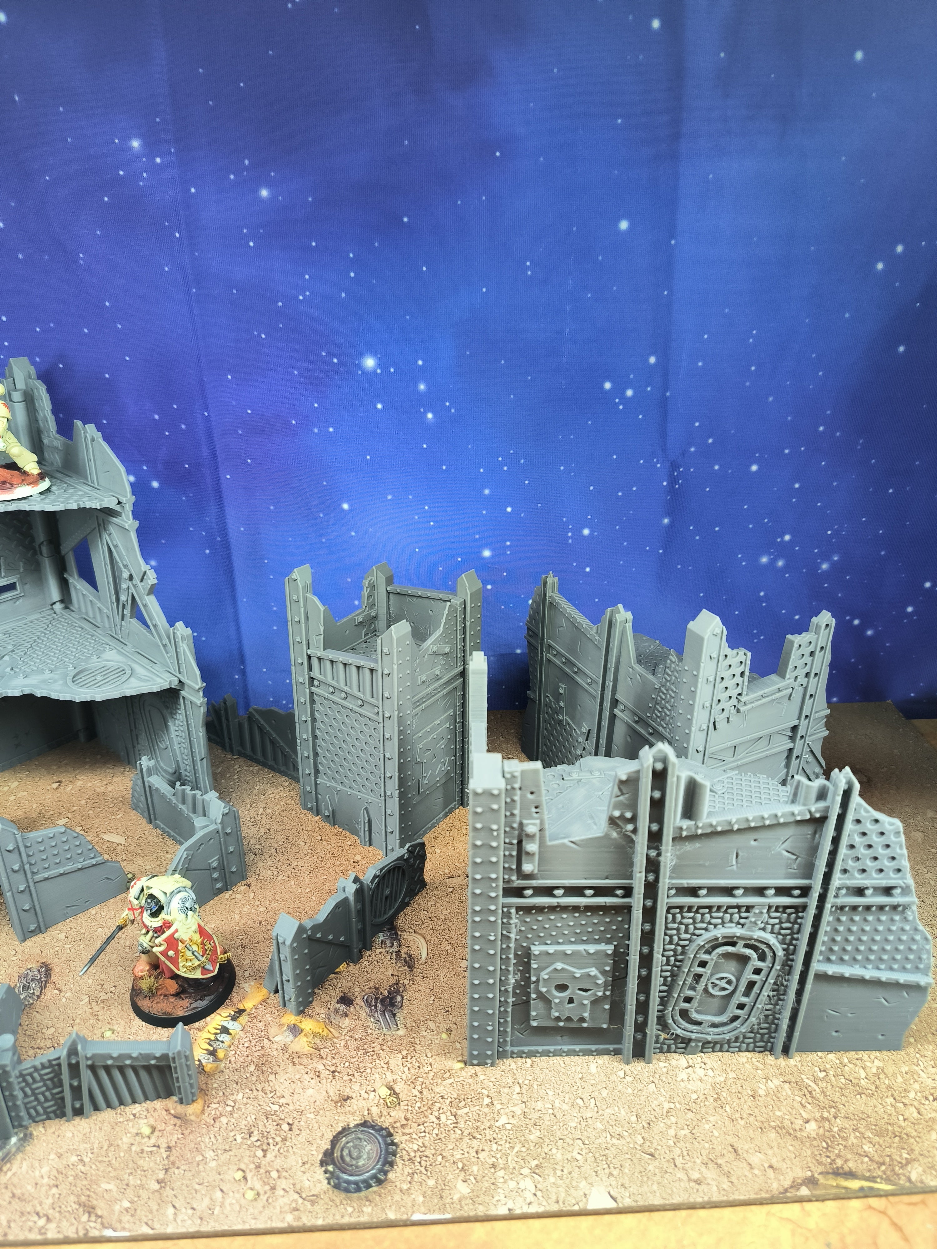 Green Skin Foldable V11 : set de décors Green Skin pliants en ruine pour table de jeu wargame