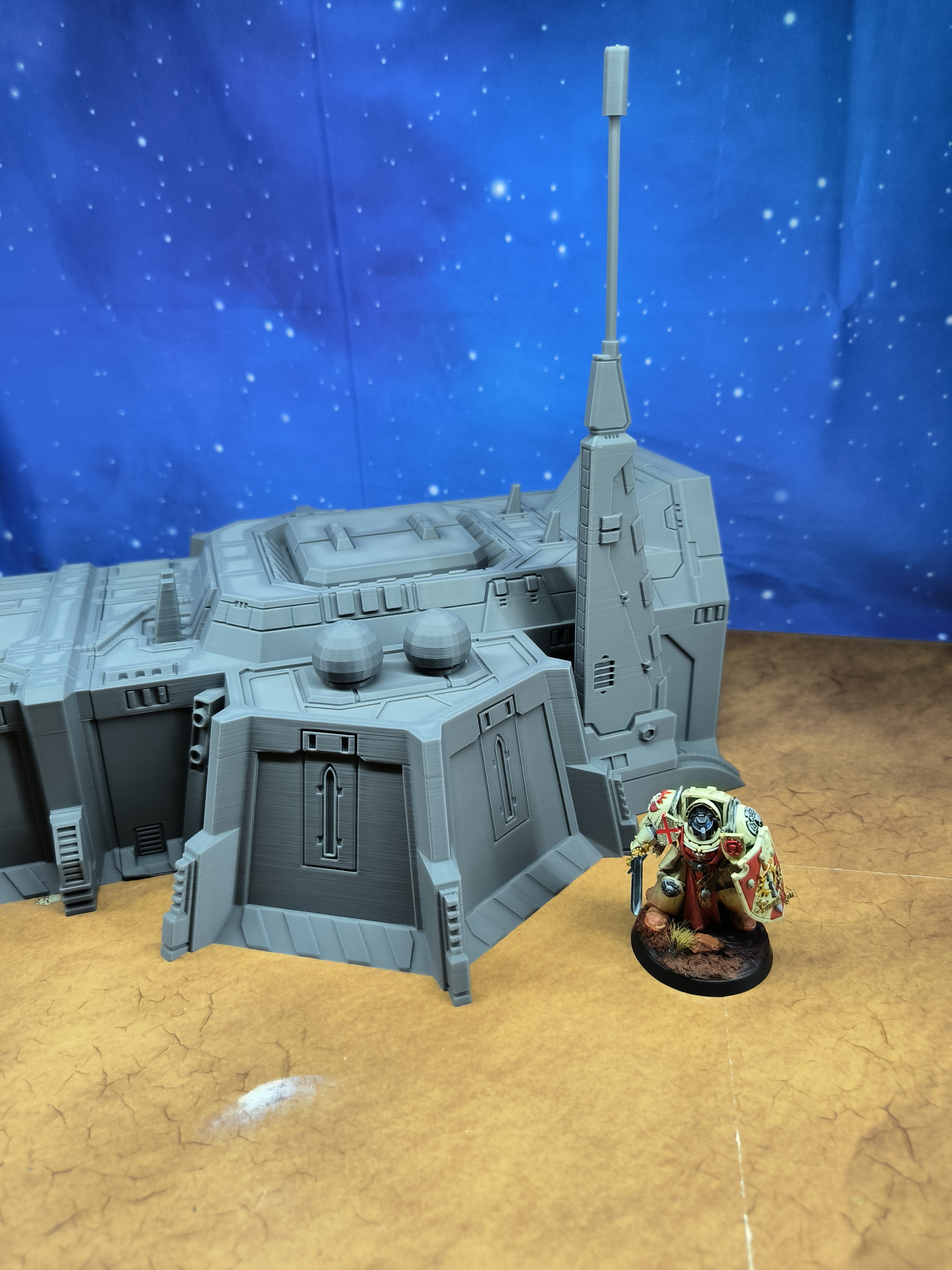 Chapter Outpost : Quartier général de campagne futuriste pour wargame
