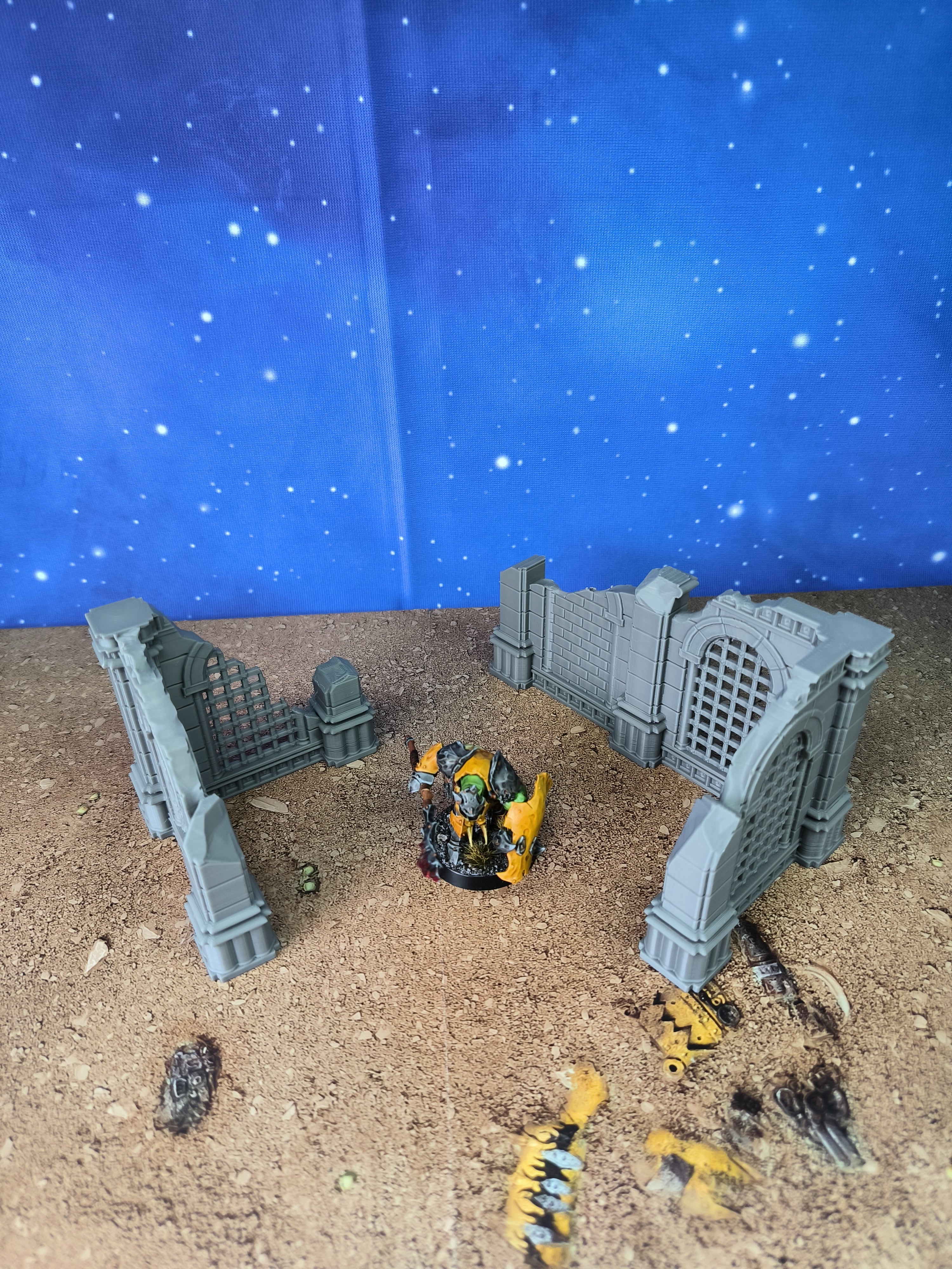 Antic city: Ruined walls for wargame L1